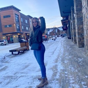 Meet your Posher, Kali